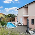 Mit Blick Auf Wasser By Interhome Лабин