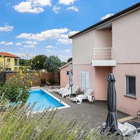 Mit Blick Auf Wasser By Interhome Labin (Istria)
