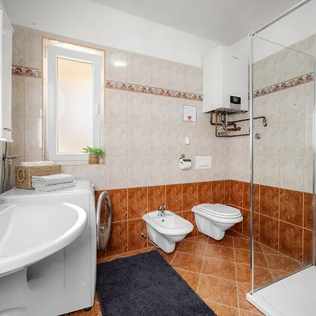 Mit Blick Auf Wasser By Interhome Labin (Istria)